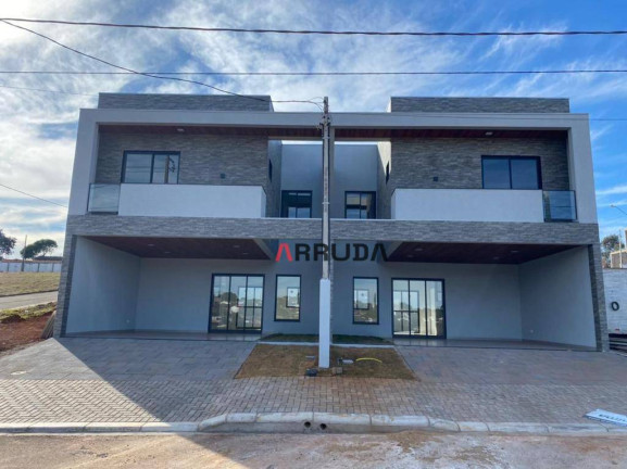 Sobrado com 3 Quartos à Venda, 130 m² em Universitário - Cascavel
