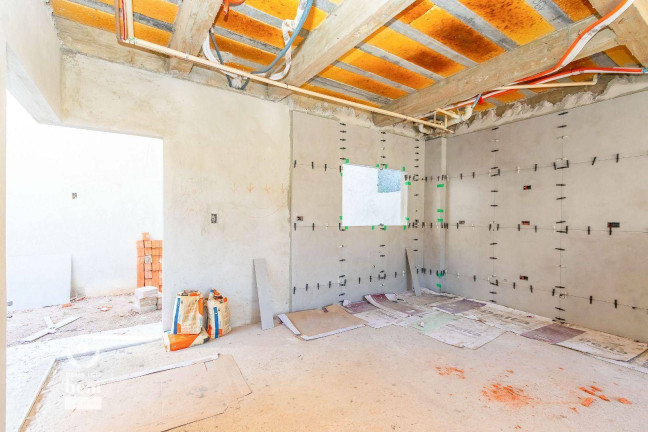 Imagem Sobrado com 3 Quartos à Venda, 133 m² em Capão Raso - Curitiba Imagem Sobrado com 3 Quartos à Venda, 133 m² em Capão Raso - Curitiba