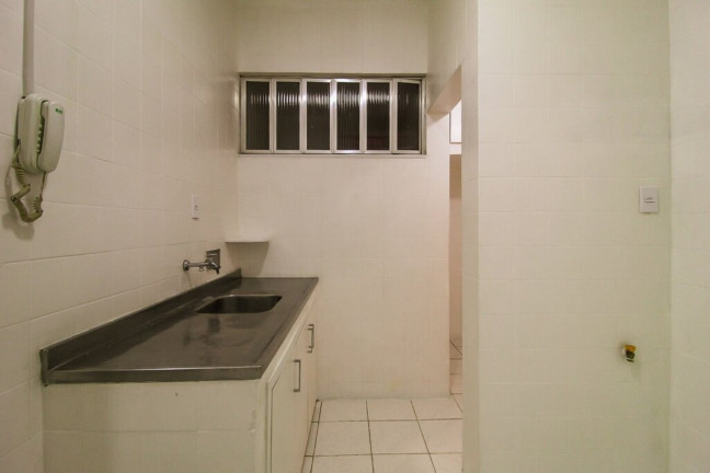 Imagem Imóvel com 3 Quartos à Venda, 110 m² em Copacabana - Rio De Janeiro Imagem Imóvel com 3 Quartos à Venda, 110 m² em Copacabana - Rio De Janeiro