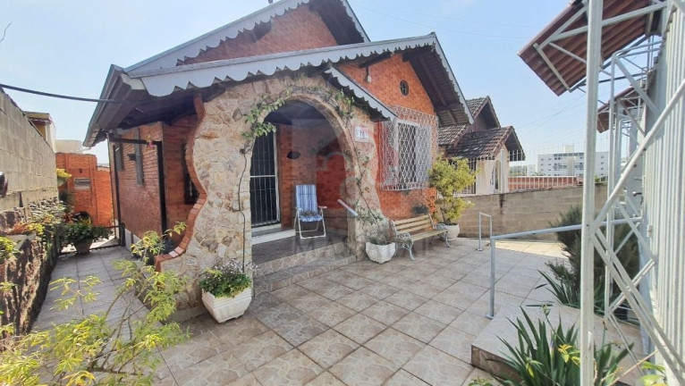 Imagem Casa com 3 Quartos à Venda, 300 m² em Teresópolis - Porto Alegre Imagem Casa com 3 Quartos à Venda, 300 m² em Teresópolis - Porto Alegre