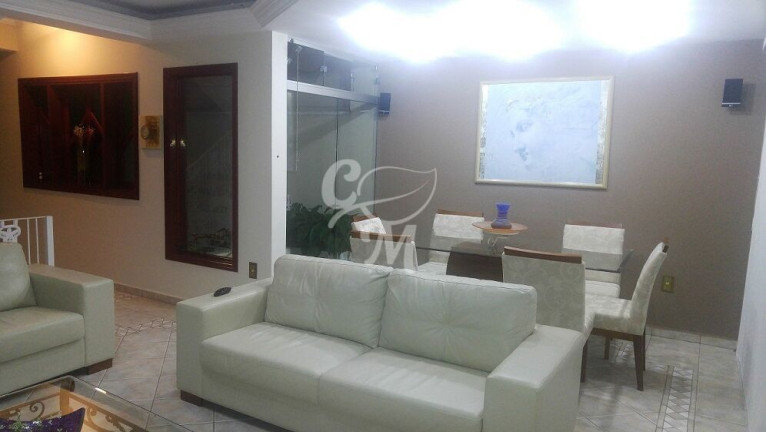 Casa com 4 Quartos à Venda, 267 m² em Vila Galvão - Jundiaí
