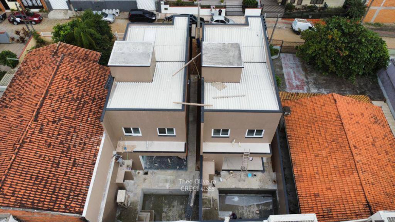 Imagem Sobrado com 3 Quartos à Venda, 130 m² em Centro - Barra Velha