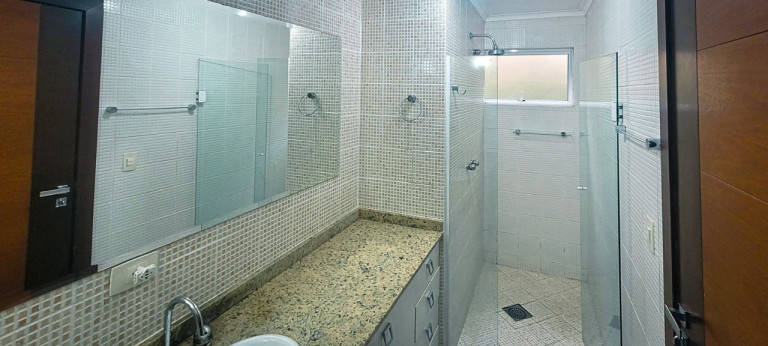 Imagem Casa com 4 Quartos à Venda, 392 m² em Santo Inácio - Curitiba Imagem Casa com 4 Quartos à Venda, 392 m² em Santo Inácio - Curitiba