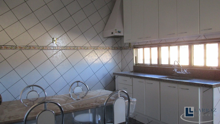 Imagem Imóvel com 3 Quartos à Venda, 360 m² em Parque Das Andorinhas - Ribeirão Preto Imagem Imóvel com 3 Quartos à Venda, 360 m² em Parque Das Andorinhas - Ribeirão Preto
