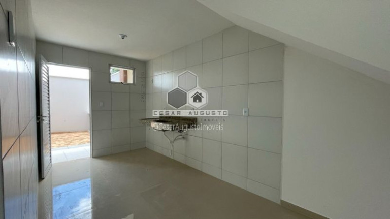 Imagem Casa com 4 Quartos à Venda, 127 m²