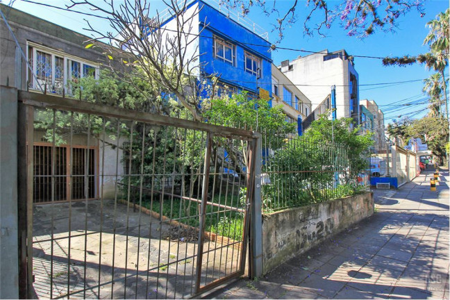 Imagem Casa com 3 Quartos à Venda, 179 m² em Petrópolis - Porto Alegre Imagem Casa com 3 Quartos à Venda, 179 m² em Petrópolis - Porto Alegre