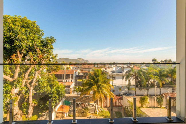 Casa com 3 Quartos à Venda, 380 m² em Itaipu - Niterói