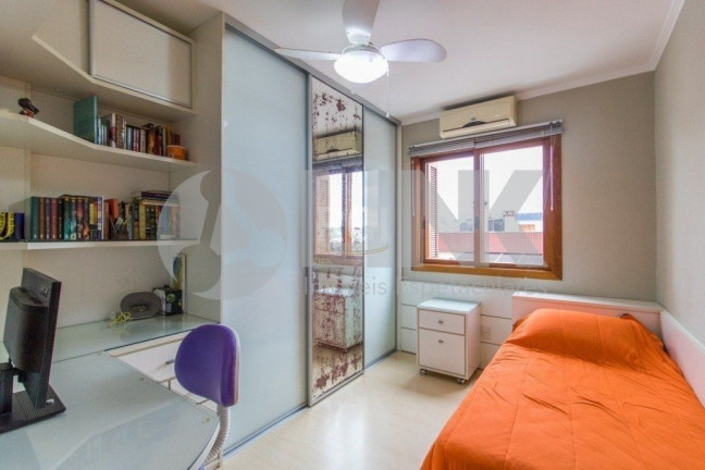 Imagem Imóvel com 3 Quartos à Venda, 260 m² em Jardim Itu - Porto Alegre Imagem Imóvel com 3 Quartos à Venda, 260 m² em Jardim Itu - Porto Alegre