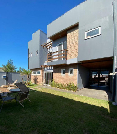 Casa com 3 Quartos à Venda, 220 m² em Atlantida - Xangri-lá