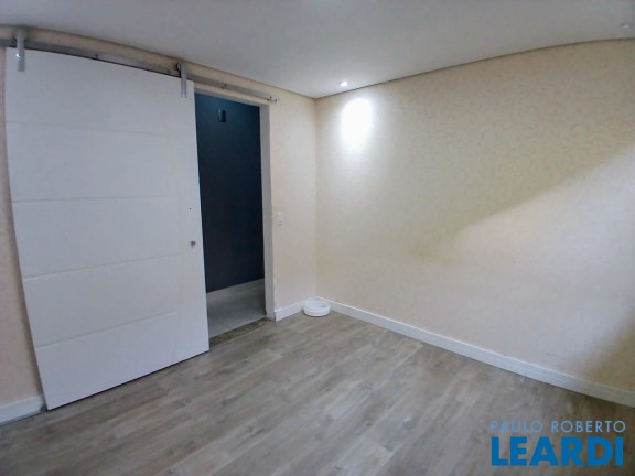 Imagem Sobrado com 3 Quartos à Venda, 250 m² em Vila Scarpelli - Santo André Imagem Sobrado com 3 Quartos à Venda, 250 m² em Vila Scarpelli - Santo André