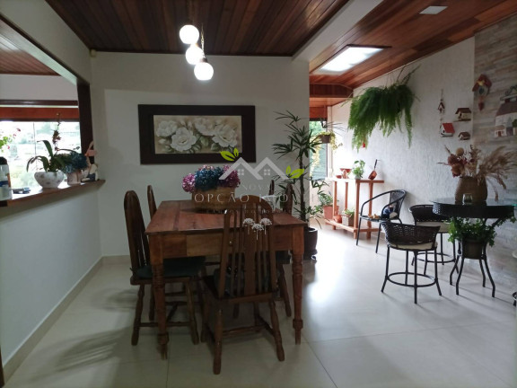 Imagem Casa com 3 Quartos à Venda, 252 m² em Vila Isabela - Campos Do Jordão