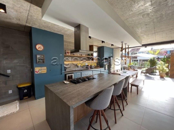 Casa com 4 Quartos à Venda, 210 m² em Centro - Xangri-lá