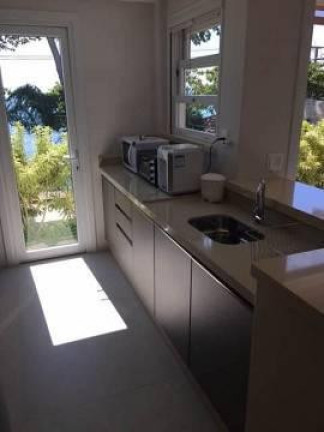 Imagem Casa com 4 Quartos à Venda, 140 m² em Búzios - - Armação Dos Búzios