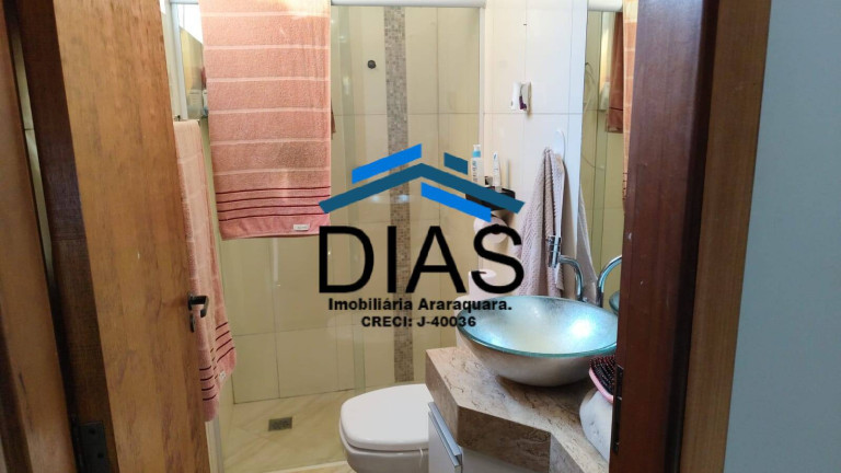 Imagem Casa com 3 Quartos à Venda, 241 m² em Jardim Gardênias - Araraquara Imagem Casa com 3 Quartos à Venda, 241 m² em Jardim Gardênias - Araraquara