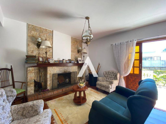 Imagem Casa com 5 Quartos à Venda, 300 m² em Comary - Teresópolis