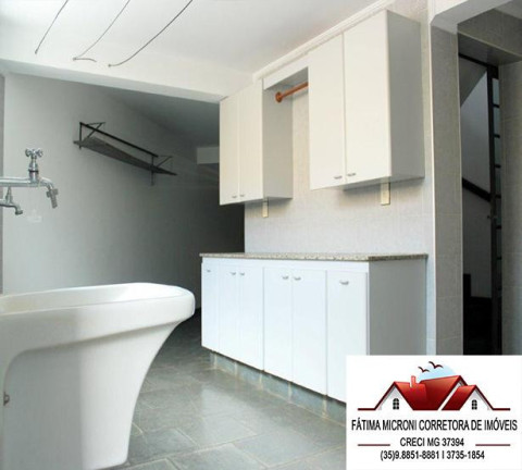 Imagem Casa com 3 Quartos à Venda, 250 m² em Centro - Caldas Imagem Casa com 3 Quartos à Venda, 250 m² em Centro - Caldas