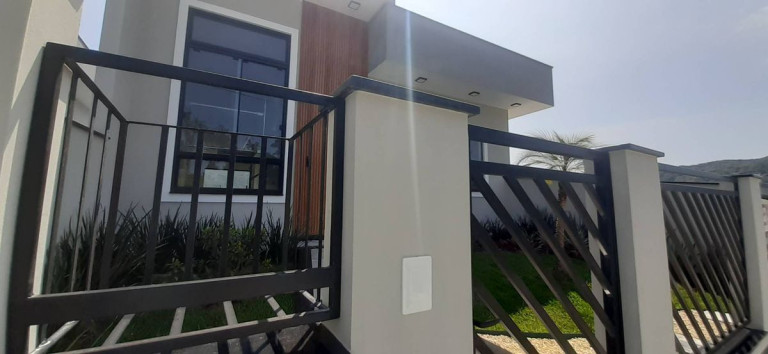 Casa com 4 Quartos à Venda, 176 m² em Forquilhas - São José