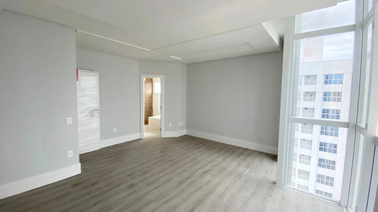Imagem Apartamento com 3 Quartos à Venda, 133 m² em Pioneiros - Balneário Camboriú