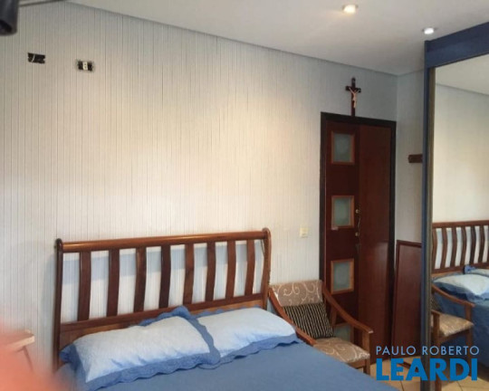 Imagem Sobrado com 3 Quartos à Venda, 240 m² em Jardim Utinga - Santo André Imagem Sobrado com 3 Quartos à Venda, 240 m² em Jardim Utinga - Santo André