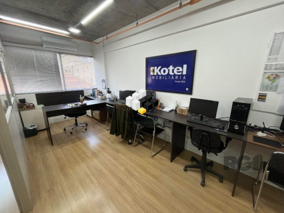 Sala Comercial à Venda, 38 m² em Bom Fim - Porto Alegre