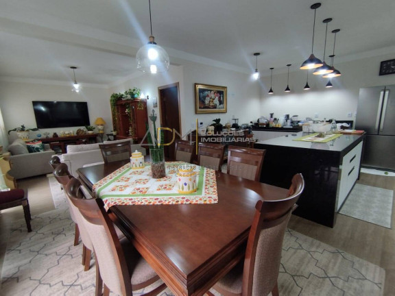 Imagem Casa com 3 Quartos à Venda, 200 m² em Centro - Botucatu