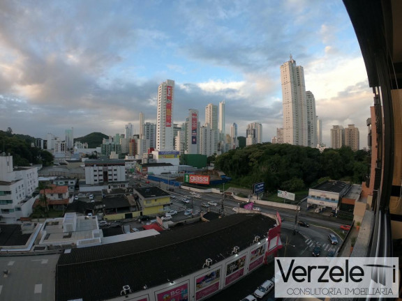 Imagem Apartamento com 2 Quartos à Venda, 77 m² em Centro - Balneário Camboriú Imagem Apartamento com 2 Quartos à Venda, 77 m² em Centro - Balneário Camboriú