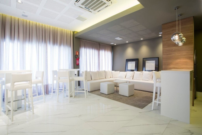 Imagem Sala Comercial à Venda, 48 m² em Petrópolis - Porto Alegre Imagem Sala Comercial à Venda, 48 m² em Petrópolis - Porto Alegre