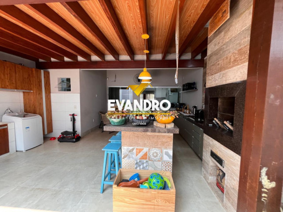 Imagem Casa com 3 Quartos à Venda, 186 m² em Santa Cruz - Cuiabá Imagem Casa com 3 Quartos à Venda, 186 m² em Santa Cruz - Cuiabá