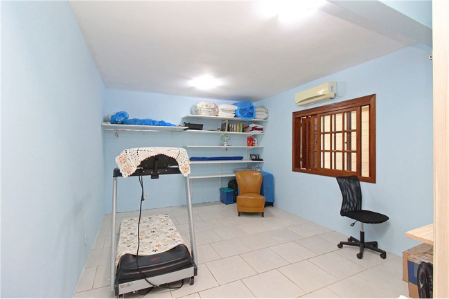 Imagem Casa com 3 Quartos à Venda, 198 m² em Medianeira - Porto Alegre Imagem Casa com 3 Quartos à Venda, 198 m² em Medianeira - Porto Alegre