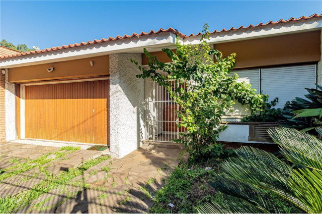 Imagem Casa com 4 Quartos à Venda, em Jardim Itu - Porto Alegre Imagem Casa com 4 Quartos à Venda, em Jardim Itu - Porto Alegre