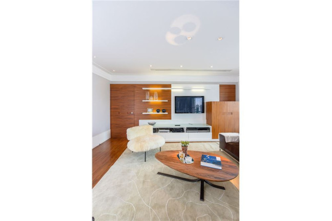 Imagem Imóvel com 3 Quartos à Venda, em Moema - São Paulo Imagem Imóvel com 3 Quartos à Venda, em Moema - São Paulo
