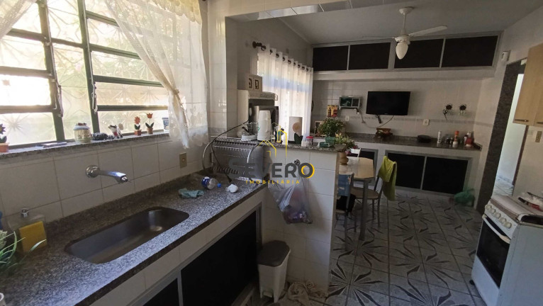 Imagem Casa com 3 Quartos à Venda, 2.000 m² em Vale Da Figueira (ponta Negra) - Maricá Imagem Casa com 3 Quartos à Venda, 2.000 m² em Vale Da Figueira (ponta Negra) - Maricá