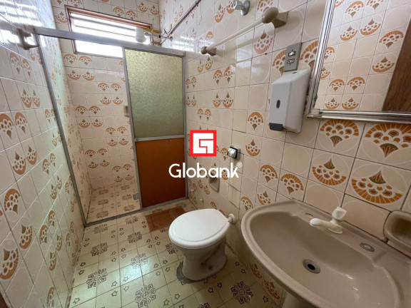 Imagem Sobrado com 8 Quartos para Alugar,  em Alto São João - Montes Claros