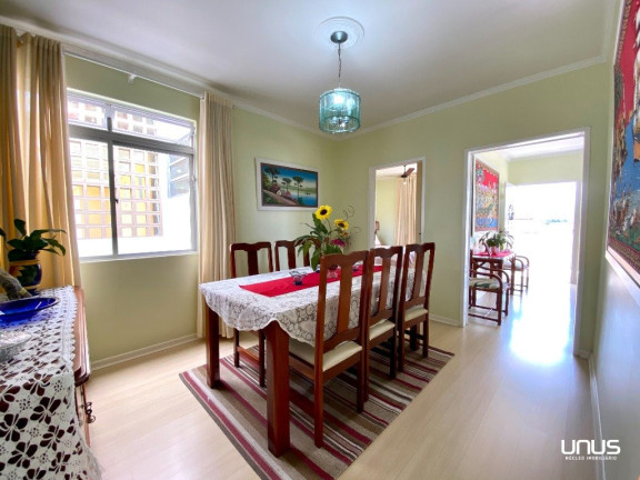 Imagem Casa com 3 Quartos à Venda, em Estreito - Florianópolis Imagem Casa com 3 Quartos à Venda, em Estreito - Florianópolis