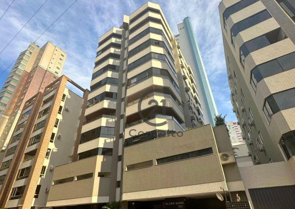 Apartamento com 3 Quartos à Venda, 135 m² em Centro - Balneário Camboriú