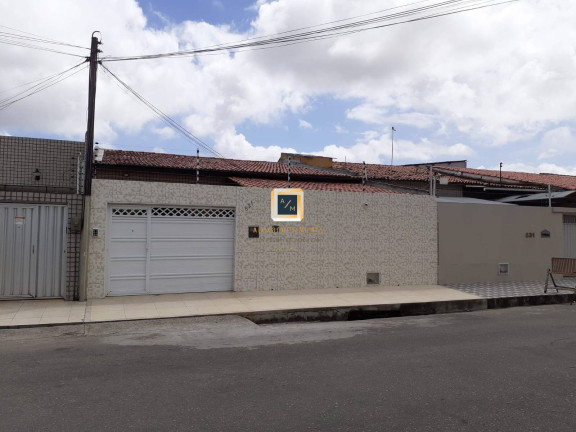 Casa com 3 Quartos à Venda, 233 m² em Parquelândia - Fortaleza
