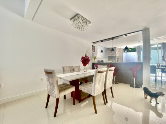 Imagem Casa com 3 Quartos à Venda, 341 m² em Pedra Branca - Palhoça Imagem Casa com 3 Quartos à Venda, 341 m² em Pedra Branca - Palhoça