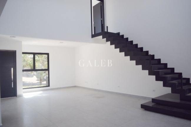 Imagem Casa com 4 Quartos à Venda, 250 m² em Condomínio Figueira Garden - Atibaia Imagem Casa com 4 Quartos à Venda, 250 m² em Condomínio Figueira Garden - Atibaia