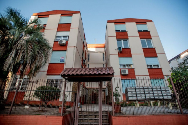Imóvel com 3 Quartos à Venda, 58 m² em Passo Da Areia - Porto Alegre