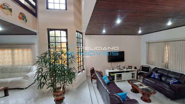 Imagem Casa com 4 Quartos à Venda, 300 m² em Canto Do Forte - Praia Grande Imagem Casa com 4 Quartos à Venda, 300 m² em Canto Do Forte - Praia Grande