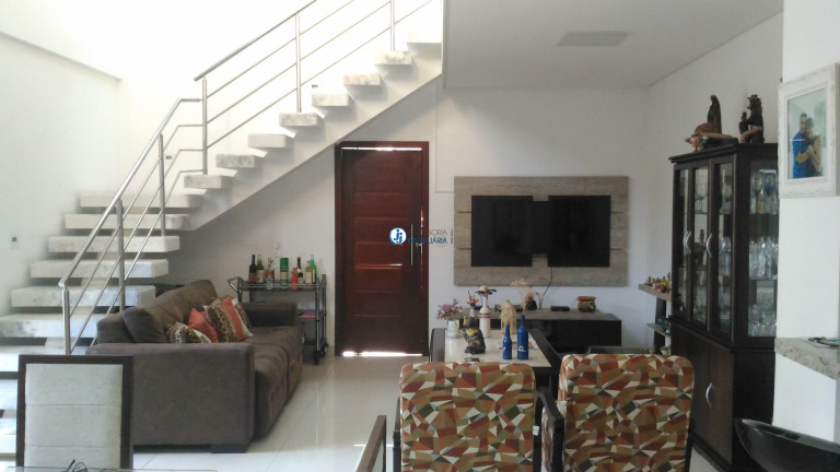 Casa com 6 Quartos para Alugar ou Temporada, 288 m² em Nova Parnamirim - Parnamirim