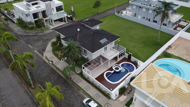 Imagem Casa de Condomínio com 3 Quartos à Venda, 386 m² em Massaguaçu - Caraguatatuba Imagem Casa de Condomínio com 3 Quartos à Venda, 386 m² em Massaguaçu - Caraguatatuba