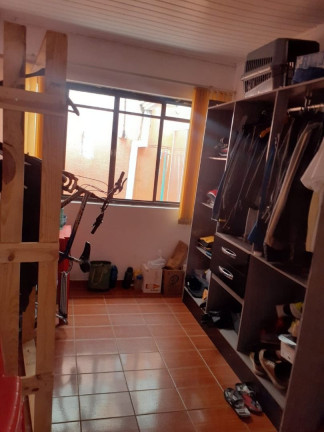 Imagem Casa com 2 Quartos à Venda, 124 m² em Uberaba - Curitiba