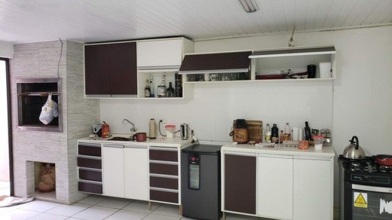 Casa com 3 Quartos à Venda, 232 m² em Uberaba - Curitiba