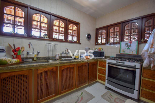 Imagem Casa com 6 Quartos à Venda, 700 m² em Tijuca - Teresópolis
