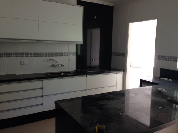 Imagem Casa com 3 Quartos à Venda, 233 m² em Cristo Rei - Curitiba