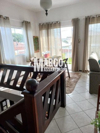 Imagem Casa com 5 Quartos à Venda, 450 m² em Centro - Balneário Barra Do Sul Imagem Casa com 5 Quartos à Venda, 450 m² em Centro - Balneário Barra Do Sul