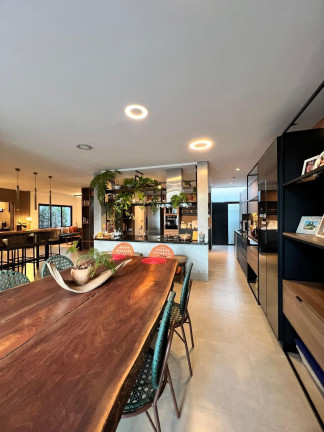 Imagem Casa de Condomínio com 3 Quartos à Venda, 228 m² em Centro - Uberlândia Imagem Casa de Condomínio com 3 Quartos à Venda, 228 m² em Centro - Uberlândia