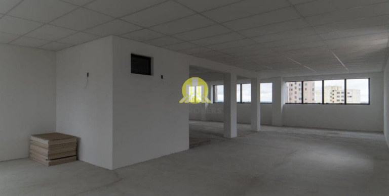 Imagem Sala Comercial à Venda, 327 m² em Centro - Curitiba Imagem Sala Comercial à Venda, 327 m² em Centro - Curitiba