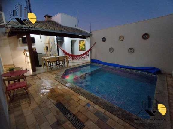 Casa com 3 Quartos à Venda, 250 m² em Jardim Europa - Uberlândia